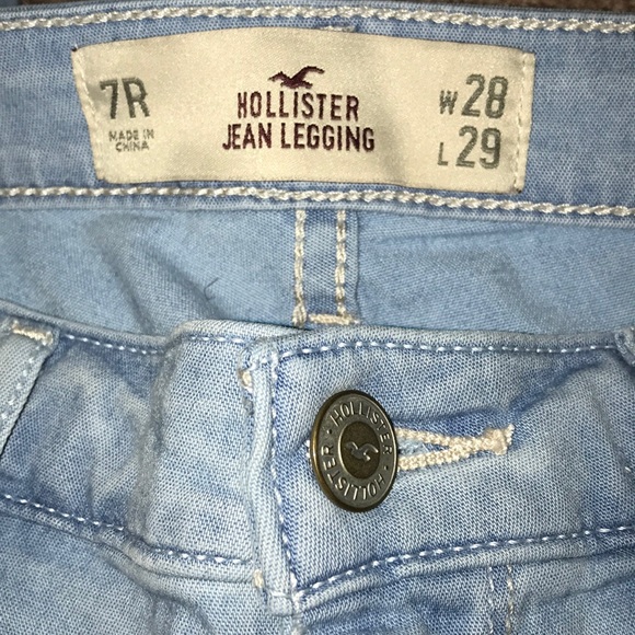 Hollister NWOT Light Wash Jean Leggings (size 7R) - Picture 5 of 6